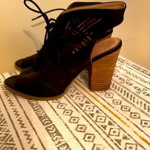 Cutout booties
